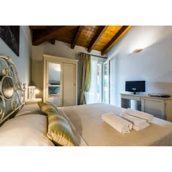 Acetaia Sereni - Classic Tour - Balsamic Vinegar of Modena D.O.P. - Experiences - Guided Tour and Tasting - Daily - Avvenice