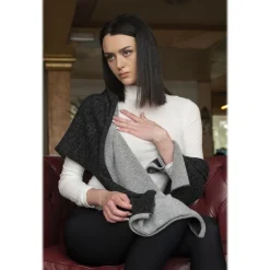 Avvenice - Precious Cashmere Scarf - Double Face - Bicolor - Black Grey - Handmade in Italy - Exclusive Luxury Collection - Avvenice