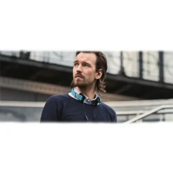 Bang & Olufsen - B&O Play - Form 2i - Blue - Lightweight and Ergonomic Retro Chic Designed Headphone - Avvenice