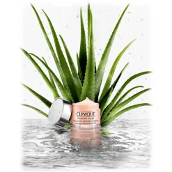 Clinique - Moisture Surge™ 72-Hour Auto-Replenishing Hydrator - Face Moisturizing - 50 ml - Luxury - Avvenice