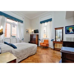 Domus Monamì Luxury Suites - Discovering Rome - 4 Days 3 Nights - Suite Augusto - Rome Exclusive Luxury - Avvenice