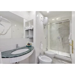 Domus Monamì Luxury Suites - Discovering Rome - 4 Days 3 Nights - Suite Cesare / Adriano - Rome Exclusive Luxury - Avvenice