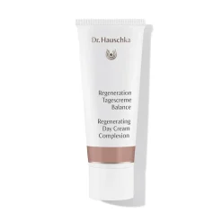 Dr. Hauschka - Regenerating Day Cream Complexion - Smoothing Facial Care with Mineral Pigments, Visually Balancing - Avvenice