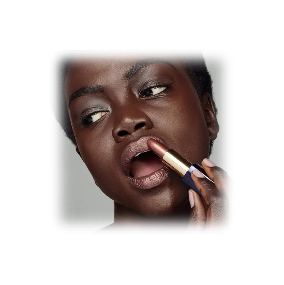 Estée Lauder - Pure Color Envy Hi-Lustre Light Sculpting Lipstick - Luxury - Avvenice