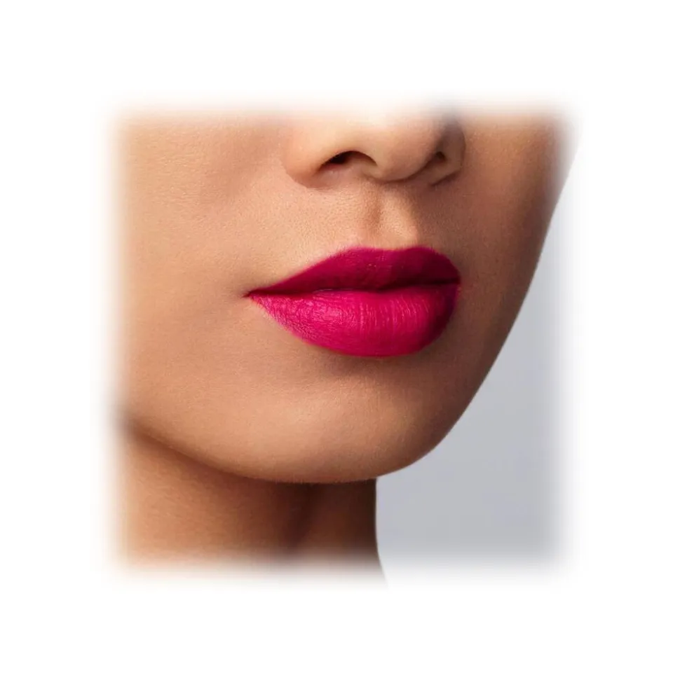 Giorgio Armani - Lip Magnet Liquid Lipstick - Long Lasting Matte Liquid Lipstick in a Sophisticated Range of Reds - Avvenice