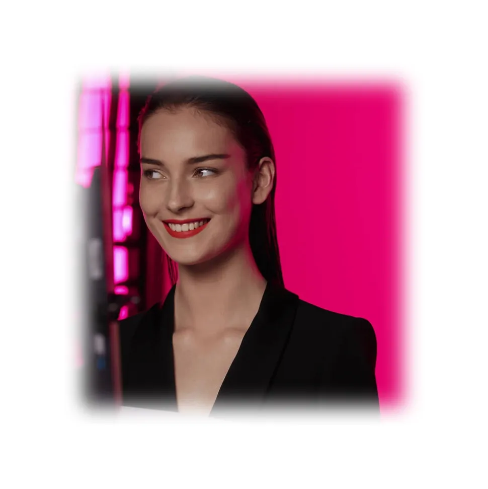Giorgio Armani - Lip Magnet Liquid Lipstick - Long Lasting Matte Liquid Lipstick in a Sophisticated Range of Reds - Avvenice