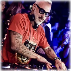 Italia Independent - Velvet 0090V - Gianluca Vacchi - Blue Velvet - 021.000 - Sunglasses - Gianluca Vacchi Official - Avvenice