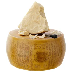 La Fattoria di Parma - Parmigiano Reggiano PDO Minimum Seasoning 30 Months - Artisan Cured Meats - 41000 g - Avvenice
