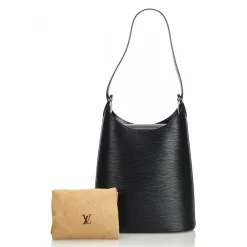 Louis Vuitton Vintage - Epi Sac Verseau Bag - Black - Leather and Epi Leather Handbag - Luxury High Quality - Avvenice