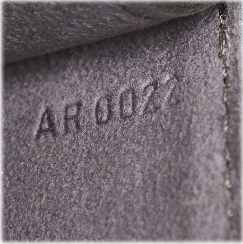 Louis Vuitton Vintage - Epi Pochette Accessoires Bag - Black - Leather and Epi Leather Handbag - Luxury High Quality - Avvenice