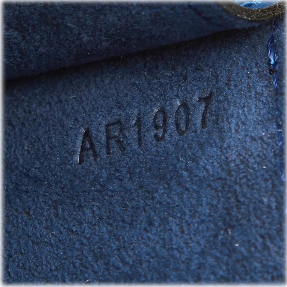 Louis Vuitton Vintage - Epi Pochette Accessoires Bag - Blue - Leather and Epi Leather Handbag - Luxury High Quality - Avvenice