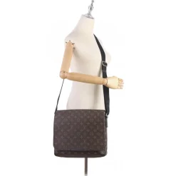 Louis Vuitton Vintage - Monogram Macassar District MM - Brown Black - Monogram Canvas Crossbody Bag - Luxury High Quality - Avvenice