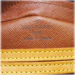 Louis Vuitton Vintage - Monogram Blois - Brown - Monogram Canvas Crossbody Bag - Luxury High Quality - Avvenice