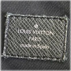 Louis Vuitton Vintage - Taiga Anton Messenger PM - Black - Taiga Leather Crossbody Bag - Luxury High Quality - Avvenice