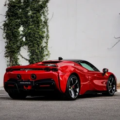 Monte Carlo Travel 1985 - Ferrari SF 90 Stradale - Supercar - Monte-Carlo - Cannes - Exclusive Luxury - Avvenice