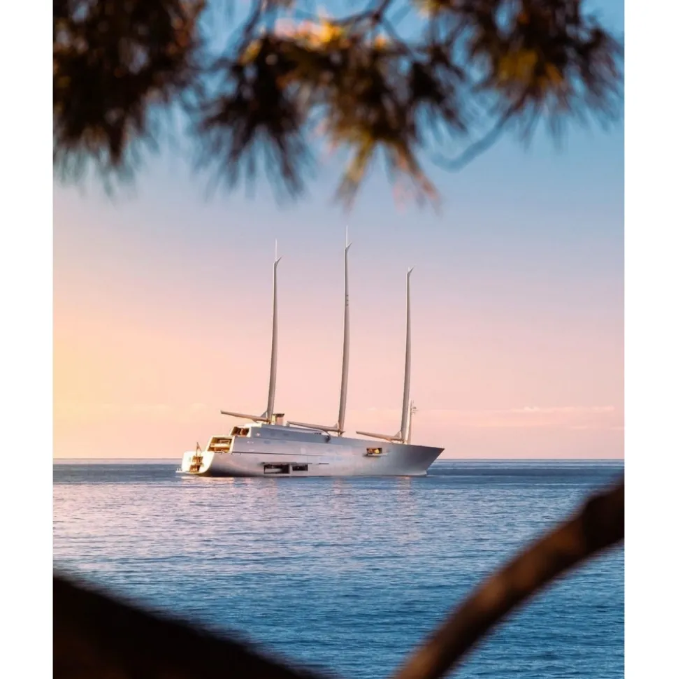 Monte Carlo Travel 1985 - Porsche 718 Cayman GT4 - Supercar - Monte-Carlo - Cannes - Exclusive Luxury - Avvenice