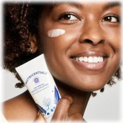 Nu Skin - Day Dream Protective Lotion Lightweight Day Moisturizer SPF 30 - 50 ml - Professional Spa Equipment - Avvenice