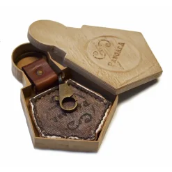 PangaeA - PangaeA Keychain - Suspenders PangaeA Y - Artisan Leather Keychain - Avvenice