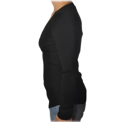 Pinko - Tight-fitting Sweater Ecco with V-neck - Black - Sweater - Made in Italy - Luxury Exclusive Collection - Avvenice