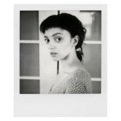 Polaroid Originals - B&W Film for SX-70 - Classic White Frame - Film for Polaroid Originals SX-70 Cameras - Avvenice