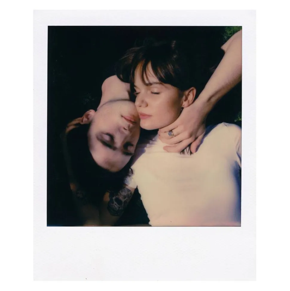 Polaroid Originals - Color Film for 600 - Classic White Frame - Film for Polaroid Originals 600 Cameras - OneStep 2 - Avvenice