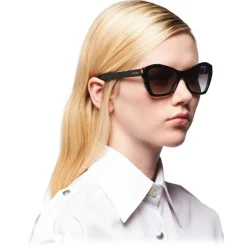 Prada - Cat Eye Sunglasses Alternative Fit - Medium Tortoiseshell Black - Prada Collection - Sunglasses - Prada Eyewear - Avvenice