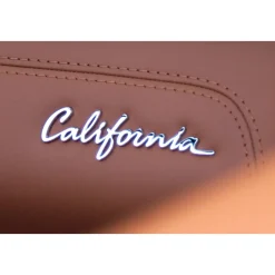 Rent Luxe Car - Ferrari California - Exclusive Luxury Rent - Avvenice