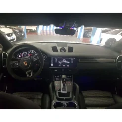 Rent Luxe Car - Porsche Cayenne - Exclusive Luxury Rent - Avvenice