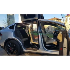 Rent Luxe Car - Tesla Model X 90D - Exclusive Luxury Rent - Avvenice
