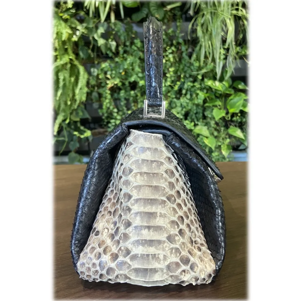 Suèi - Bag of Medium Size of Python Leather - Black & Beige - Handmade in Italy - Luxury Exclusive Collection - Avvenice