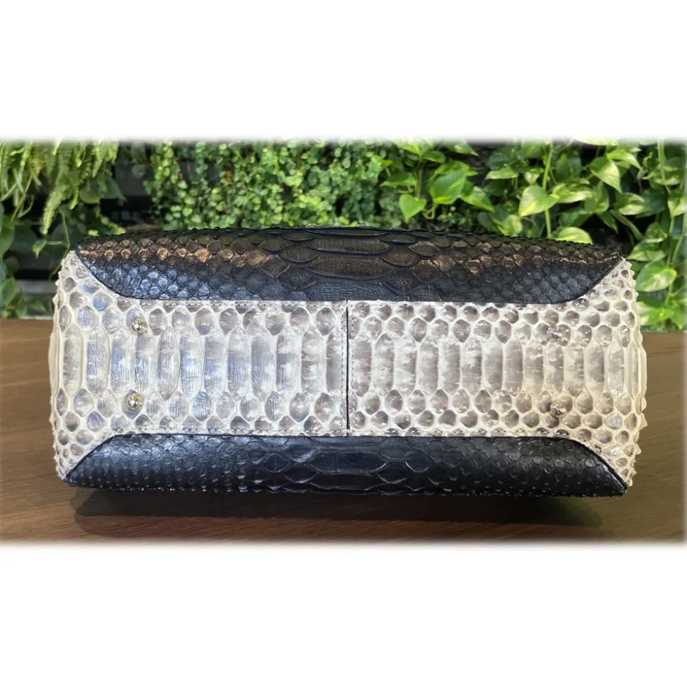 Suèi - Bag of Medium Size of Python Leather - Black & Beige - Handmade in Italy - Luxury Exclusive Collection - Avvenice