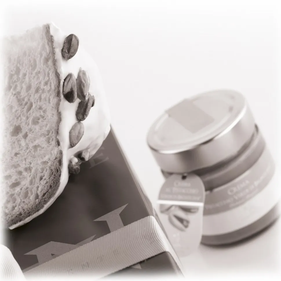 Vincente Delicacies - Panettone Covered with White Chocolate with Bronte Pistachio Cream P.D.O. - Mélange - Avvenice