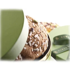 Vincente Delicacies - Panettone Coated with 70% Extra Dark Chocolate - Montezuma - Artisan in Hatbox - Avvenice