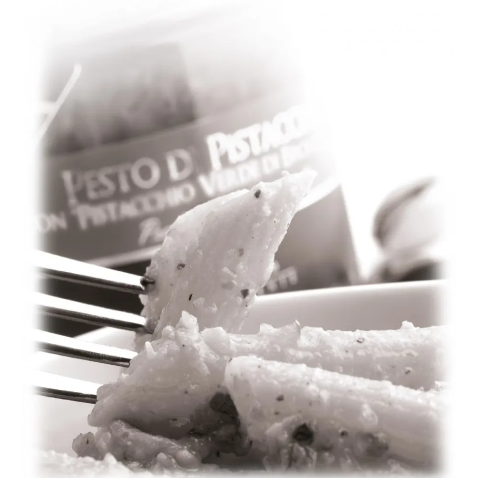 Vincente Delicacies - Sicilian Almond Pesto - Artisan Gourmet Pesto - 180 g - Avvenice