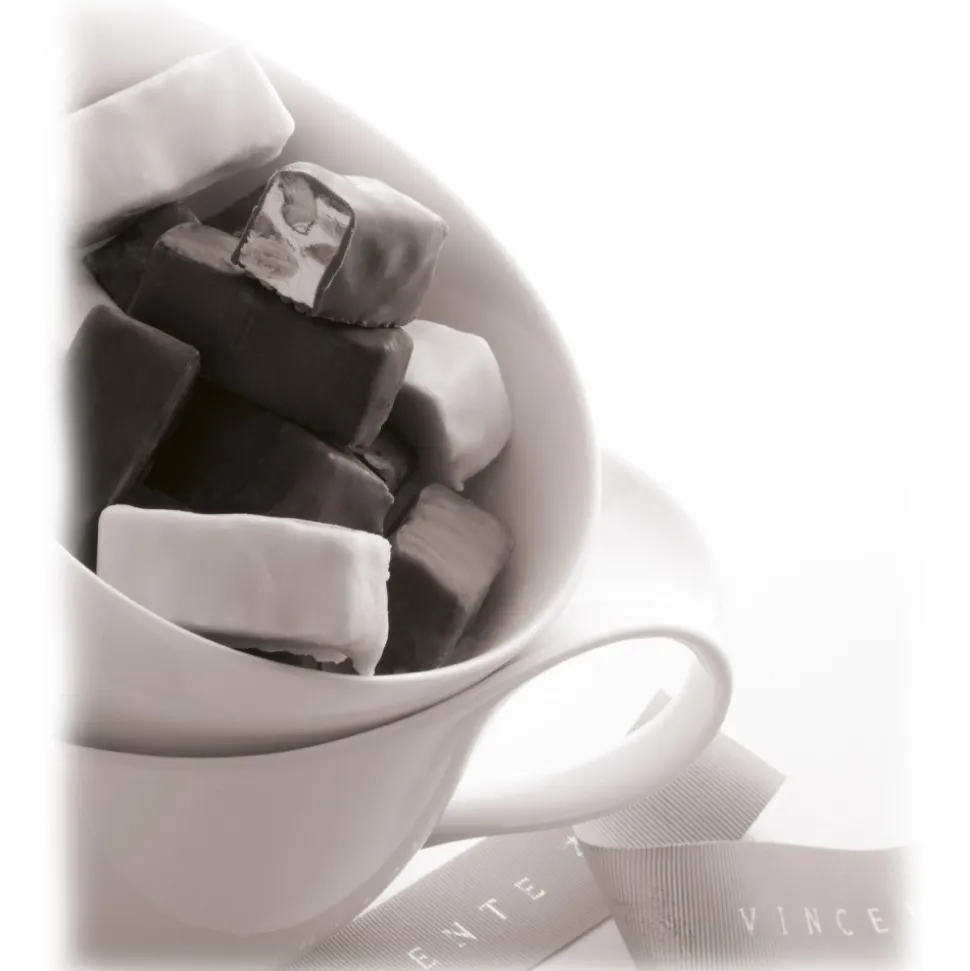 Vincente Delicacies - Soft Nougat Candy Covered with Chocolate - Glamour - Ninféa Gift Box - Avvenice