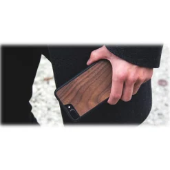 Woodcessories - Eco Bumper - Walnut Cover - Black - iPhone 8 Plus / 7 Plus - Wooden Cover - Eco Case - Bumper Collection - Avvenice