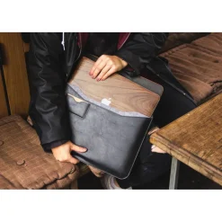 Woodcessories - MacBook Eco Pouch Cover - Walnut and Wool - MacBook 11 12 13 - Mac Case - Real Wood MacBook Bag - Avvenice