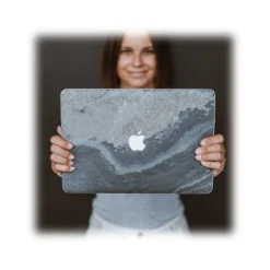 Woodcessories - Real Stone MacBook Cover - Volcano Black - MacBook 15 Pro Touchbar - Eco Skin Stone - Apple Logo - Avvenice