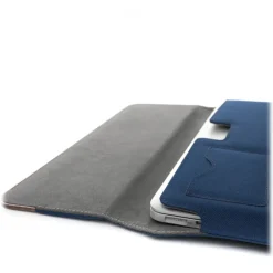 Woodcessories - Walnut / Blue Navy Leather / MacBook Bag - MacBook 13 Air - Eco Pouch Case - Wooden MacBook Bag - Avvenice