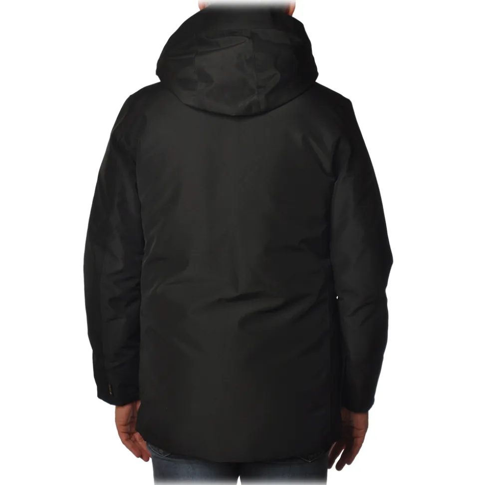 Woolrich - Technical Jacket of Goretex Technical Material - Black - Jacket - Luxury Exclusive Collection - Avvenice